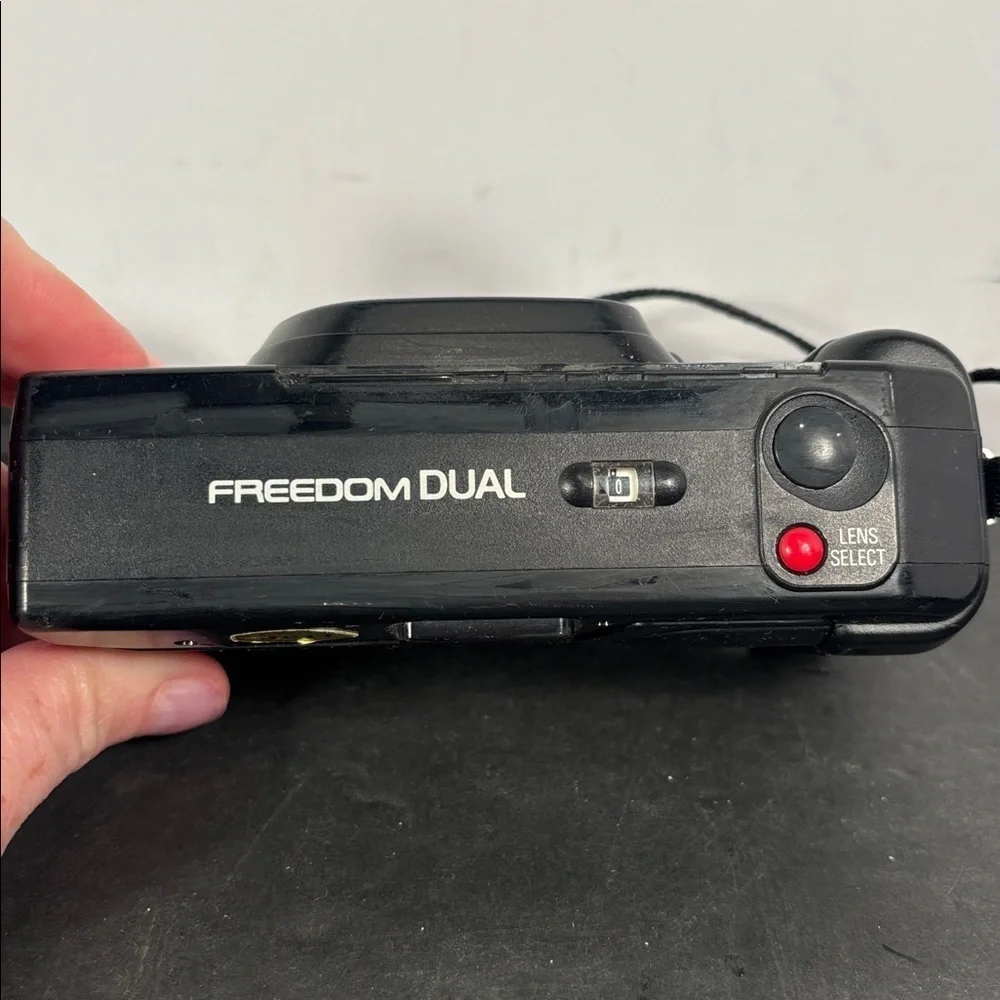 Minolta Freedom Dual AF 35mm Film Camera Cloudy Viewfinder